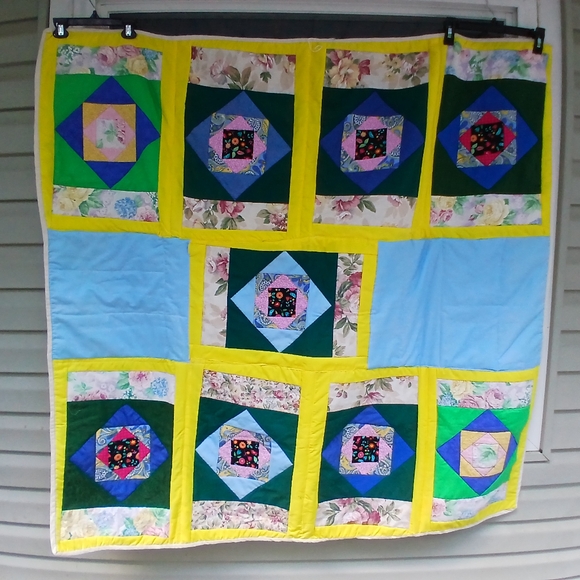 Baby quilt - Picture 1 of 3